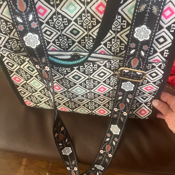 America and beyond crossbody tote is a
perfect addition to your collection. 💕 - Picture 13 of 14